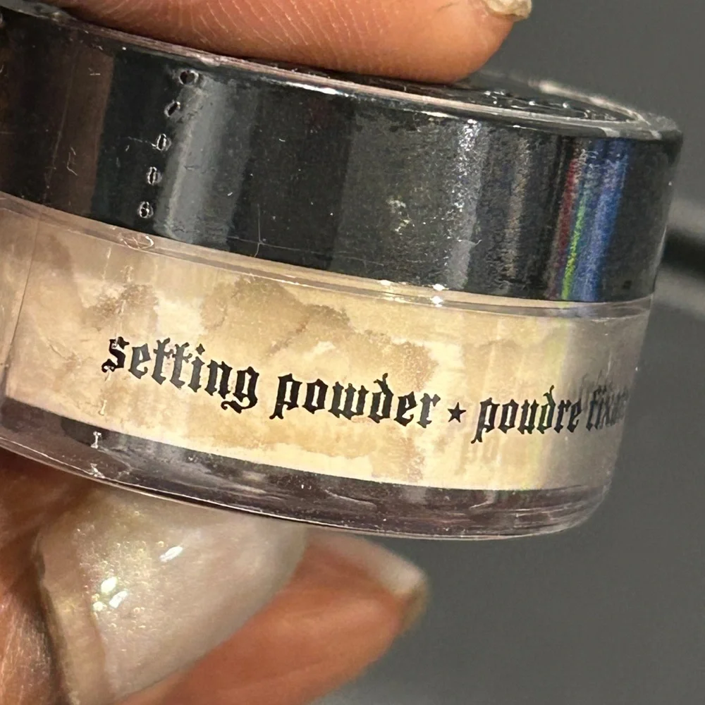 Kat Von D Translucent Setting Powder Makeup